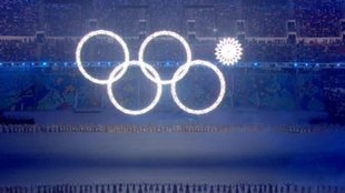 les anneaux olympiques  Sochi le 7 fvrier 2014