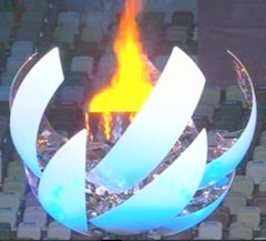 la flamme olympique s'teint  Tokyo en 2021 pour Paris 2024