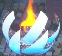 la flamme olympique s'éteint à Tokyo en 2021 pour Paris 2024 la flamme olympique s'éteint à Tokyo en 2021 pour Paris 2024